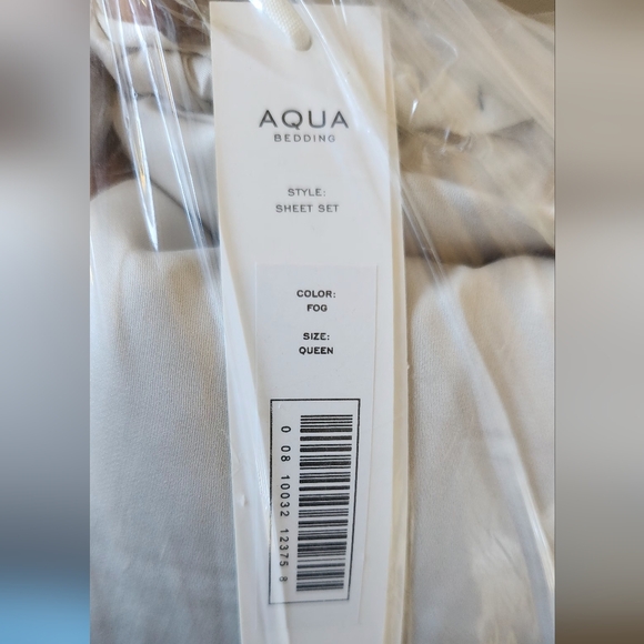 NEW! AQUA Eucalyptus Queen Sheet Set in color Fog - Picture 4 of 5